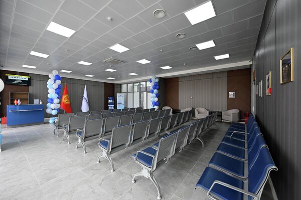 Также с 30 октября самолеты из Китая будут следовать в другие страны Центральной Азии транзитом через Нарын - Sputnik Кыргызстан