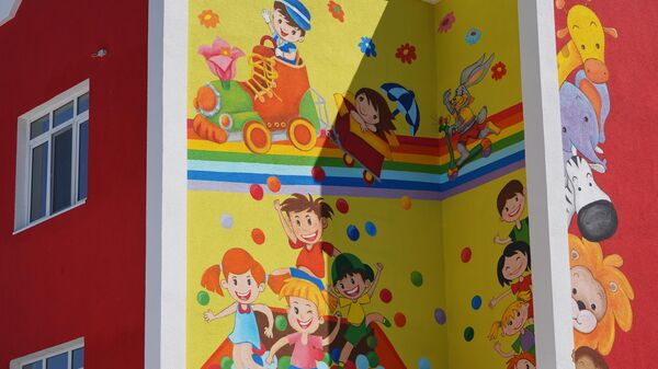 Жаңы бала бакчанын имаратына тартылган сүрөттөр. Архив - Sputnik Кыргызстан