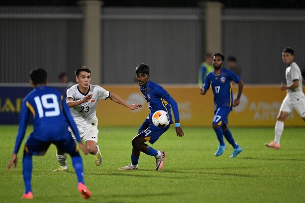 В первом тайме наши футболисты забили два гола, во втором — еще четыре - Sputnik Кыргызстан