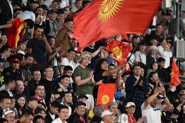 Болельщики во время матча между сборными КР и Шри-Ланки - Sputnik Кыргызстан