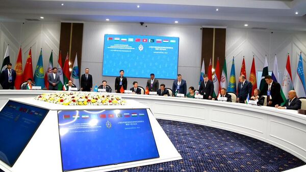 Чолпон-Атада ШКУнун террорчулукка каршы күрөшүү боюнча аймактык түзүмдөрүнүн кеңешинин отуруму өттү - Sputnik Кыргызстан