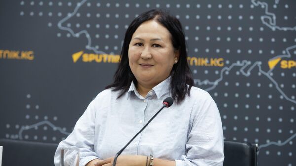 Улуттук банктын эксперттик бөлүмүнүн башкы экономисти Күмүшай Артыкова - Sputnik Кыргызстан