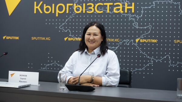 Улуттук банк коллекциялык тыйындын 98 түрүн чыгарды. Бул тууралуу Күмүшай Артыкова - Sputnik Кыргызстан