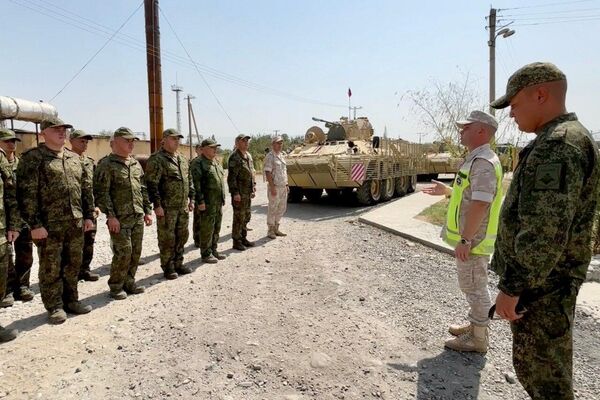 ЖККУга мүчө мамлекеттердин аскерлери Беларустан Кыргызстанга жөнөдү - Sputnik Кыргызстан