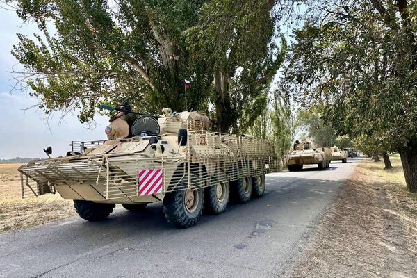 ЖККУга мүчө мамлекеттердин аскерлери Беларустан Кыргызстанга жөнөдү - Sputnik Кыргызстан