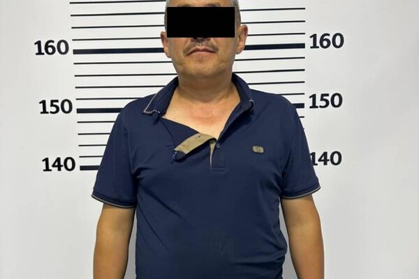 Возбуждено уголовное дело по статье 342 &quot;Получение взятки&quot;. Подозреваемых задержали в момент возврата 80 тысяч сомов из ранее полученных взяток. - Sputnik Кыргызстан