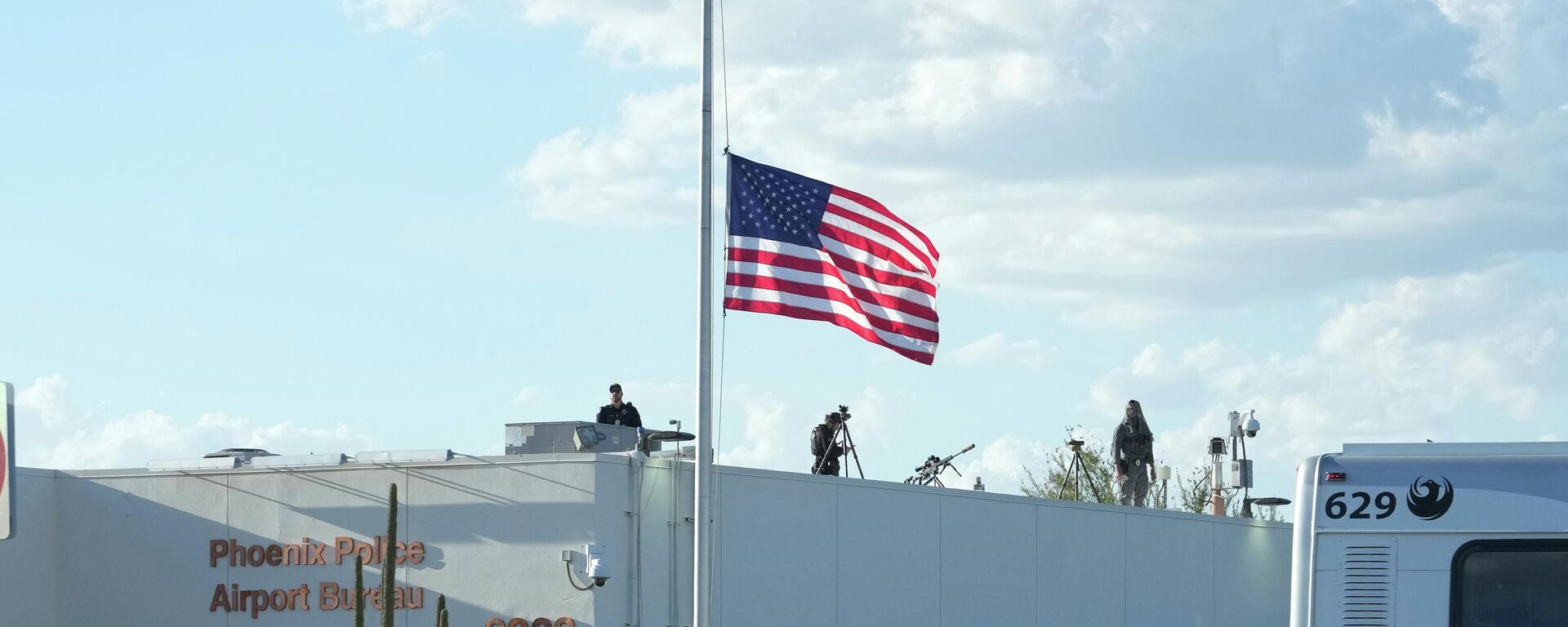 Кирктин сөөгү жүктөлгөн автоунаа - Sputnik Кыргызстан, 1920, 12.09.2025