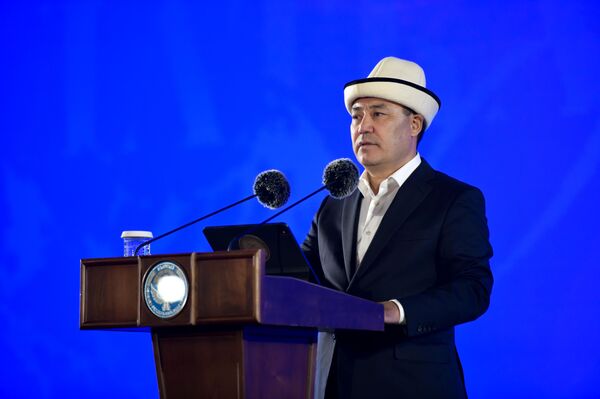 Президент Садыр Жапаров Гүлчө айылына шаар статусун берүү маселесин кароону тапшырды - Sputnik Кыргызстан