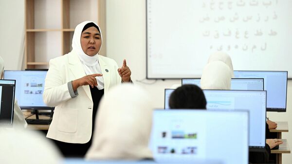 Открытие Исламской академии в Токмоке - Sputnik Кыргызстан