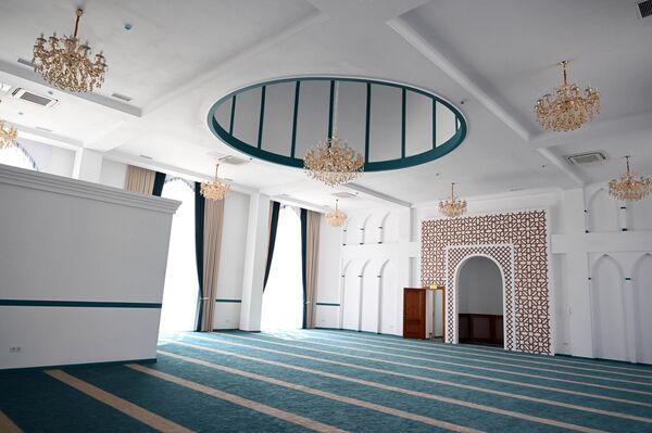 По его словам, Исламская академия — учреждение, которое станет символом просвещенности, духовного роста и опоры на традиционные исламские ценности - Sputnik Кыргызстан