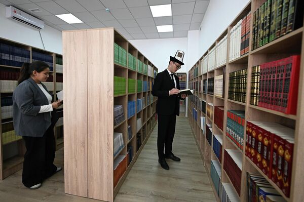 Академия создана согласно указу главы государства как специализированное учреждение, направленное на развитие системы высшего образования в области теологии и религиоведения и подготовку высококвалифицированных специалистов - Sputnik Кыргызстан