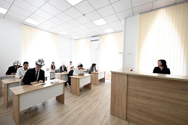 Жапаров подчеркнул, что в сфере образования и религии начинается новый этап - Sputnik Кыргызстан