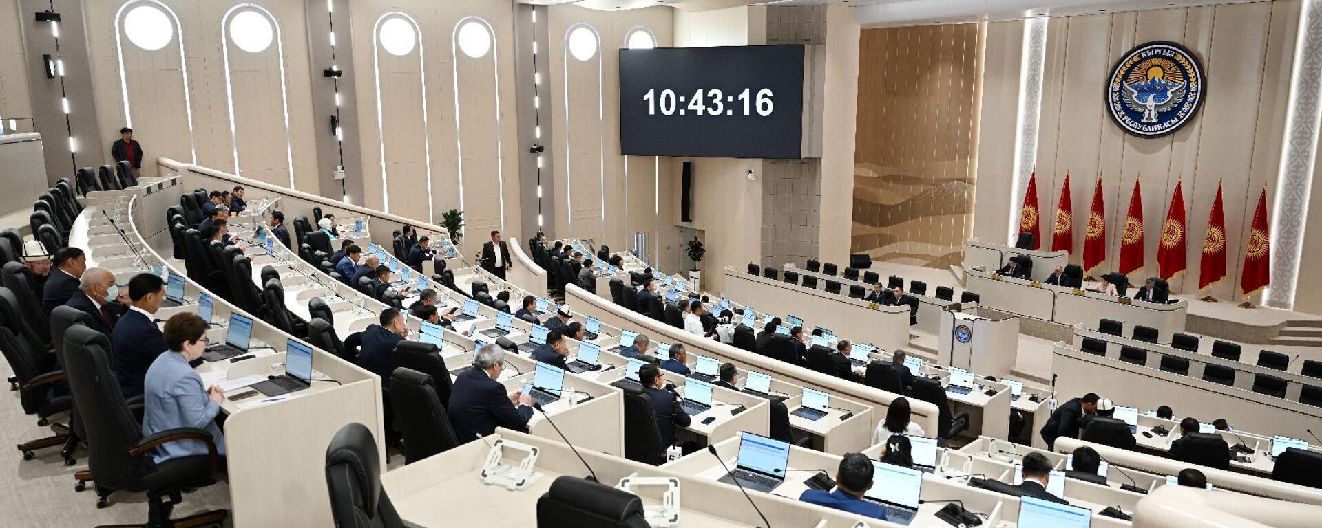 Жогорку Кеңештин жыйыны - Sputnik Кыргызстан, 1920, 17.09.2025