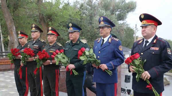 Митинг-реквием посвященный погибшим военнослужащим на границе с Таджикистаном - Sputnik Кыргызстан