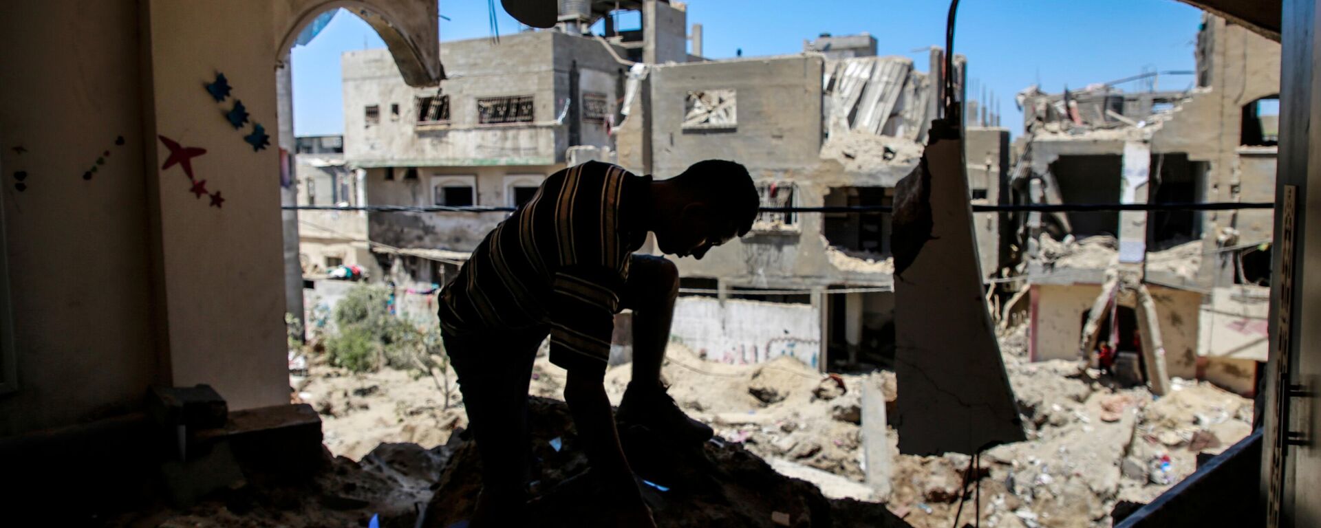 Разрушения в Секторе Газа в результате бомбардировок Израиля Разрушения в Секторе Газа в результате бомбардировок Израиля - Sputnik Кыргызстан, 1920, 16.09.2025