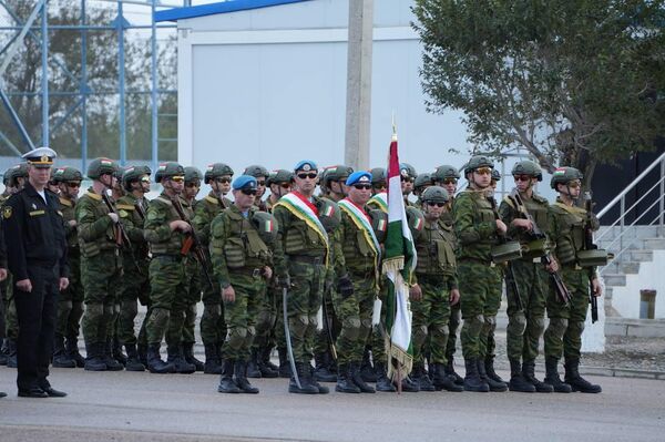 Жалпысынан 500дөй аскердик техника тартылган - Sputnik Кыргызстан