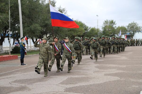 Учения нацелены на отработку подготовки и ведения боевых действий КСБР ЦАР по уничтожению незаконных вооруженных формирований, вторгшихся, по легенде, на территорию государства — члена ОДКБ - Sputnik Кыргызстан