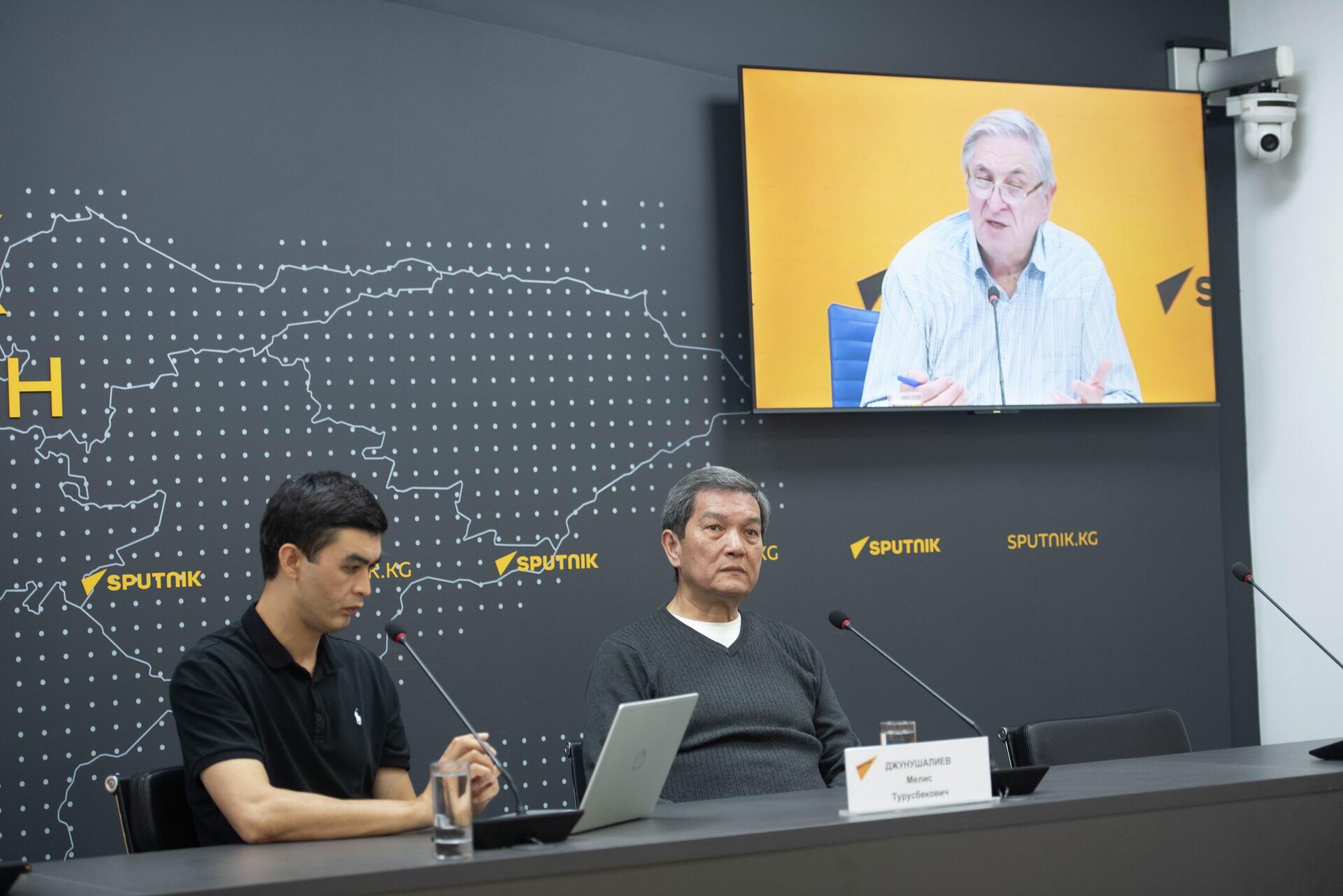 Видеомост Как обеспечить эффективность государственного управления в Евразии - Sputnik Кыргызстан, 1920, 19.09.2025