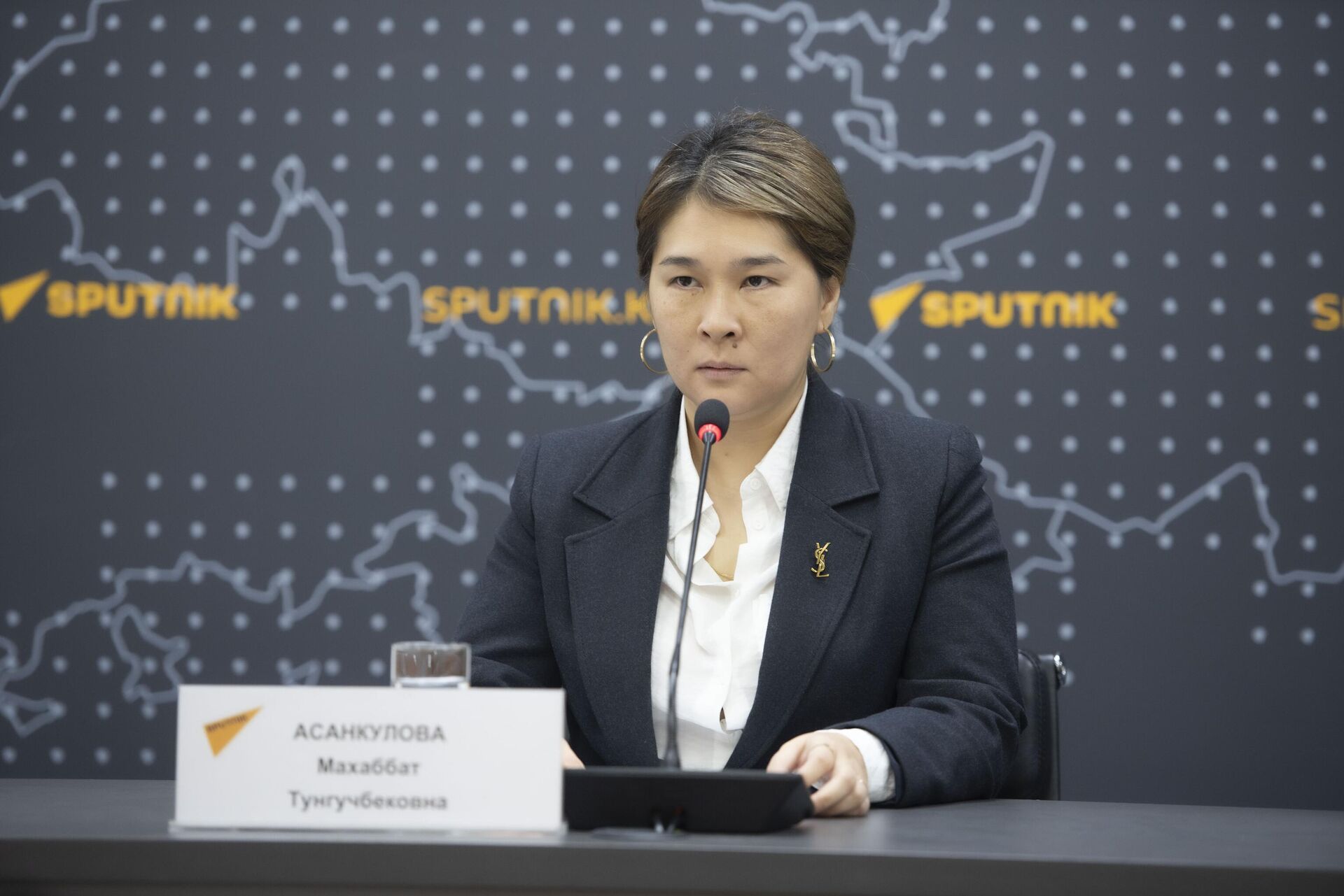 Нчальник Управления человеческими ресурсами и правового обеспечения Минздрава Махаббат Асанкулова - Sputnik Кыргызстан, 1920, 19.09.2025