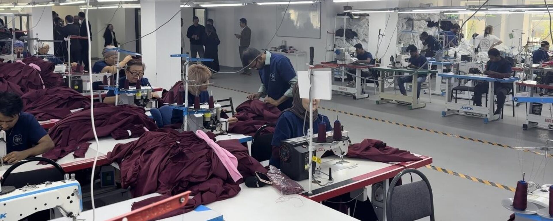 Современная швейная фабрика в Чуйской области - Sputnik Кыргызстан, 1920, 20.09.2025