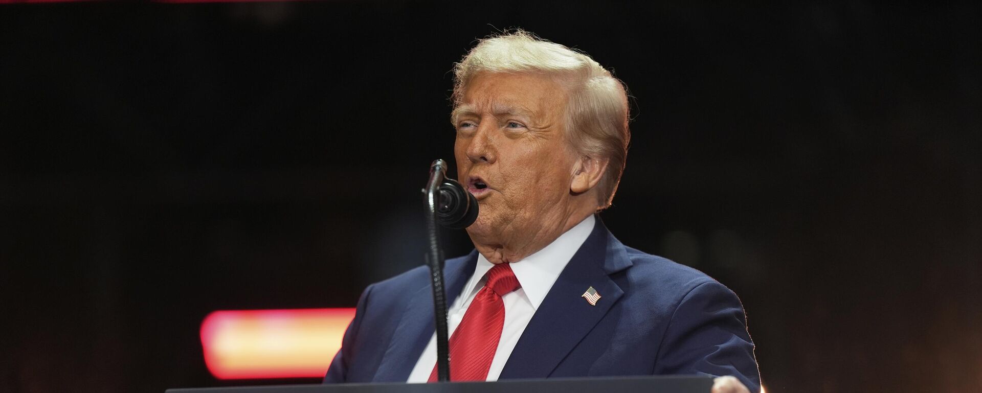 Президент США Дональд Трамп - Sputnik Кыргызстан, 1920, 22.09.2025