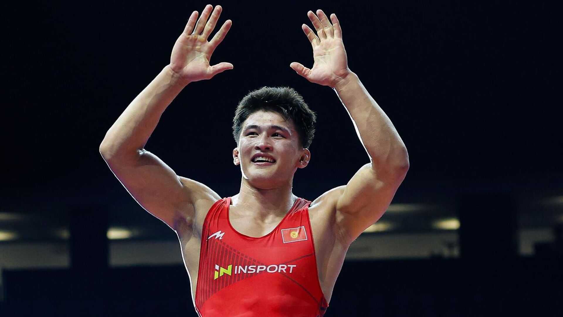 Үйге топ жарды Берковамен анальды бейне