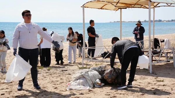 Масштабный субботник на Иссык-Куле - Sputnik Кыргызстан