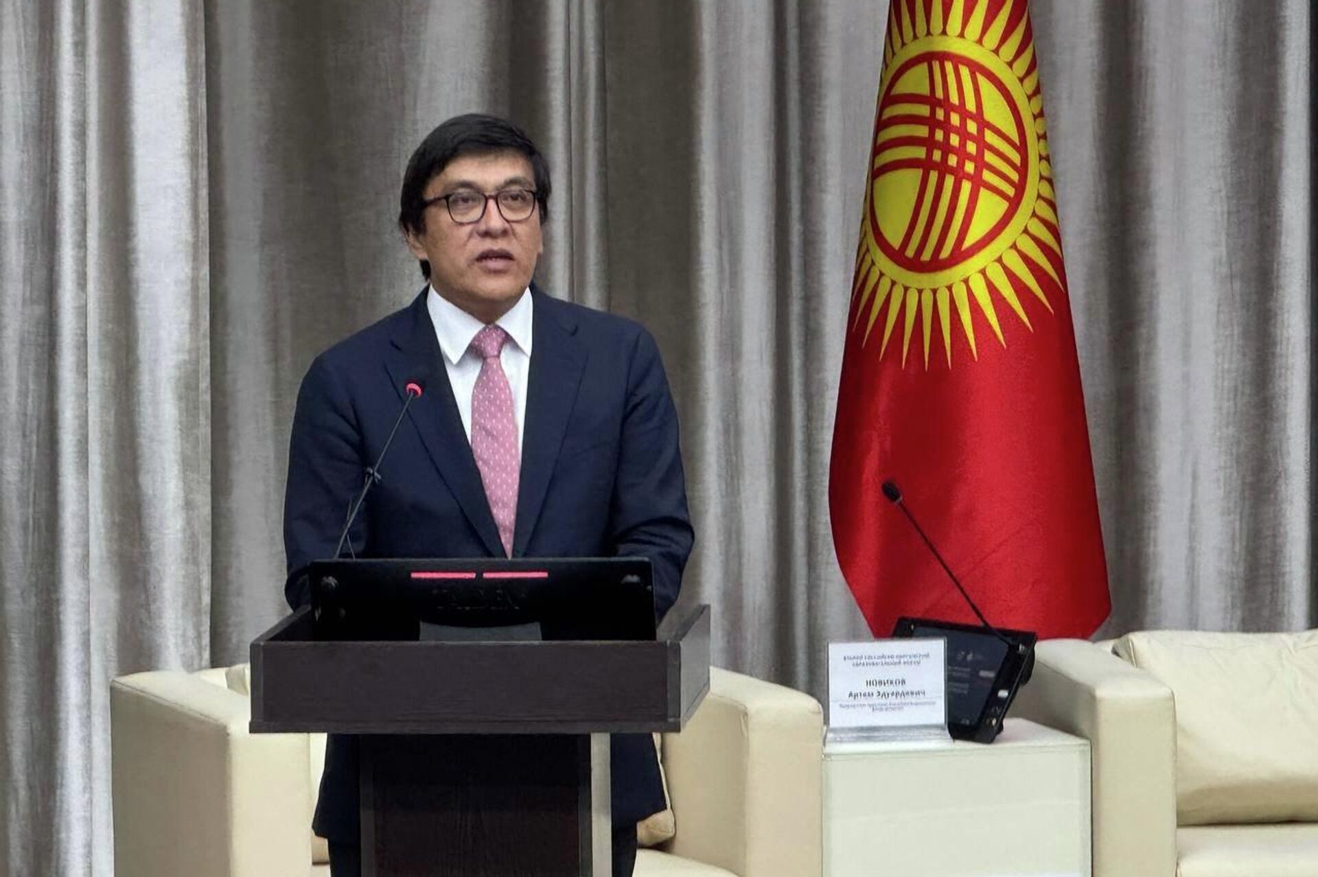 Заместитель главы кабинета министров Эдиль Байсалов - Sputnik Кыргызстан, 1920, 23.09.2025