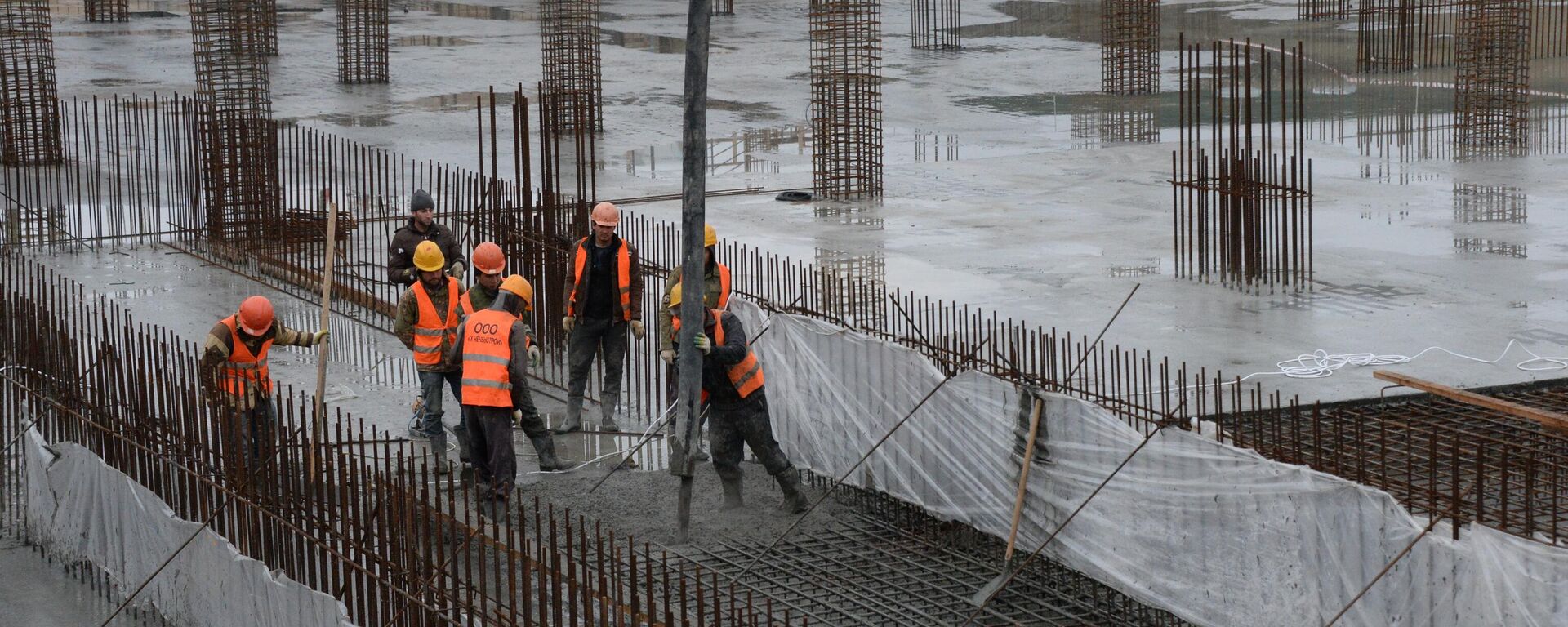 Строительство торгового центра. Архивное фото - Sputnik Кыргызстан, 1920, 24.09.2025