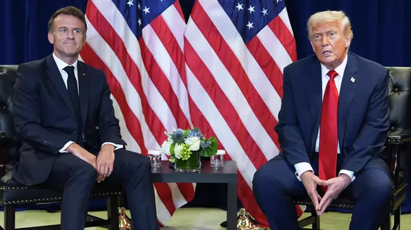  АКШ менен Франциянын президенттери   Дональд Трамп менен Эммануэль Макрон - Sputnik Кыргызстан