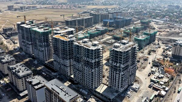 Глава кабмина ознакомился с ходом строительства жилых домов ГИК - Sputnik Кыргызстан