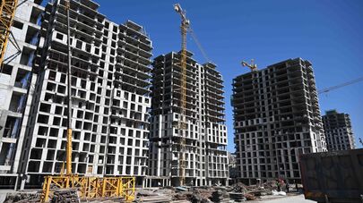 Глава кабмина ознакомился с ходом строительства жилых домов ГИК