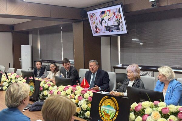 В Бишкеке состоялся круглый стол по вопросу комплексной подготовки кадров для аграрной отрасли Кыргызстана - Sputnik Кыргызстан