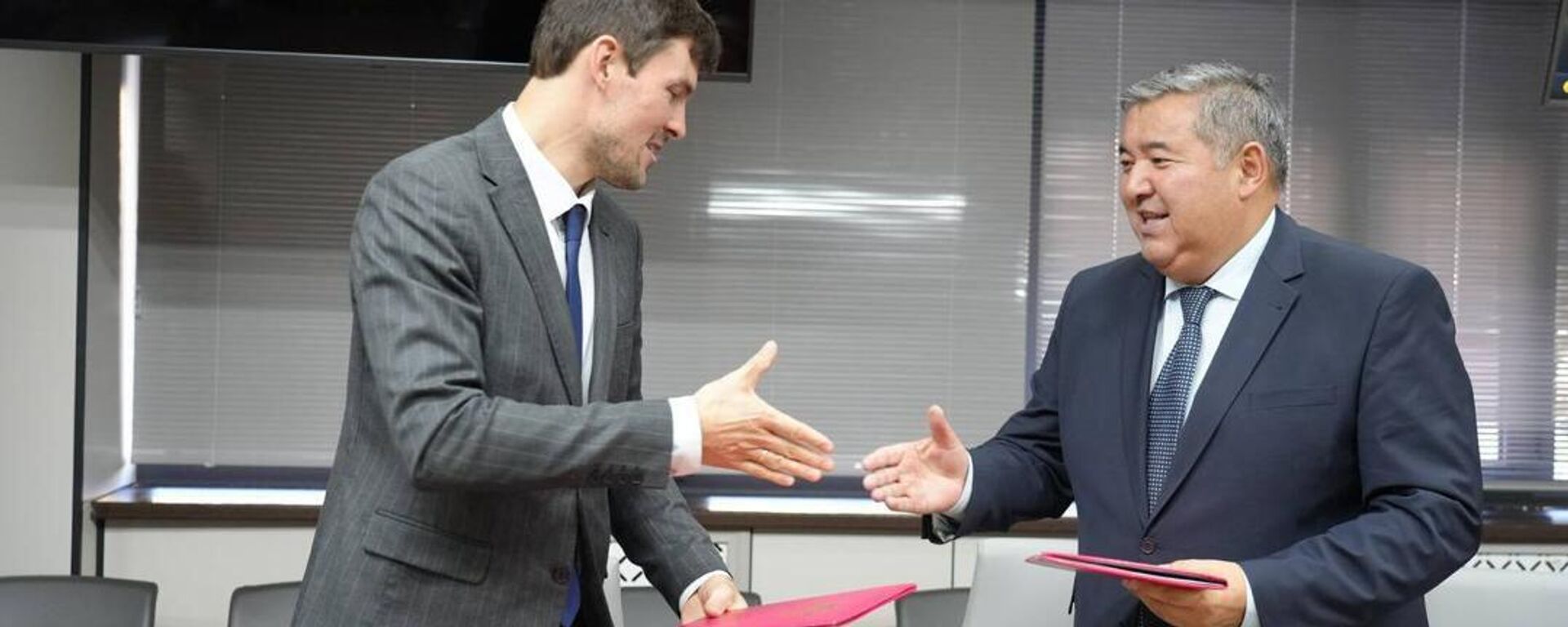 Круглый стол по вопросу комплексной подготовки кадров для аграрной отрасли КР в Бишкеке - Sputnik Кыргызстан, 1920, 26.09.2025