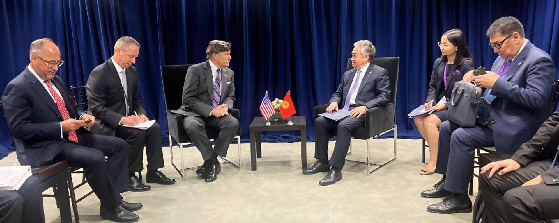 Глава МИД КР встретился с заместителем госсекретаря США - Sputnik Кыргызстан, 1920, 29.09.2025