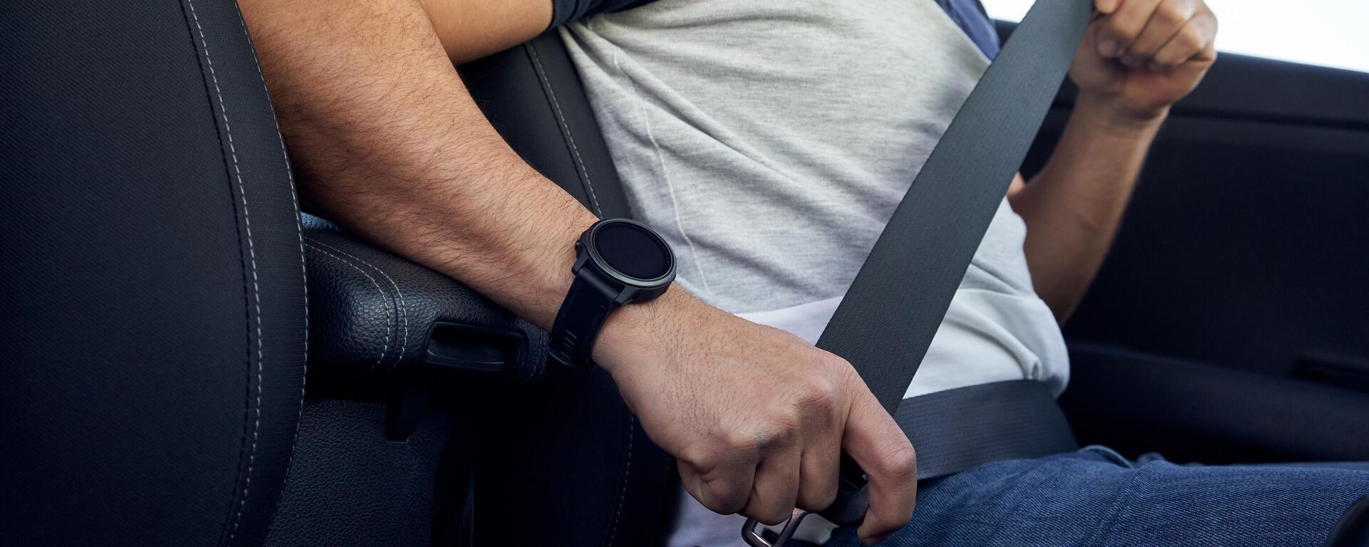 Унаада коопсуздук курун колдонуу. Иллюстративдик сүрөт - Sputnik Кыргызстан, 1920, 29.09.2025