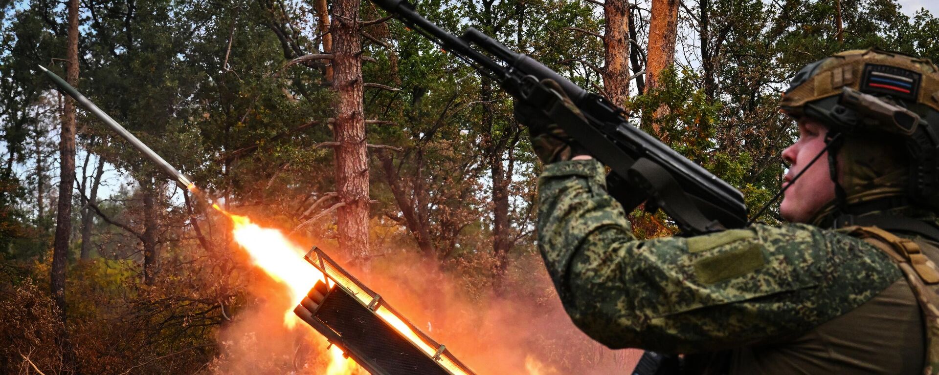 Атайын операция зонасында “Батыш” аскер тобунун күжүрмөн аракеттери - Sputnik Кыргызстан, 1920, 30.09.2025