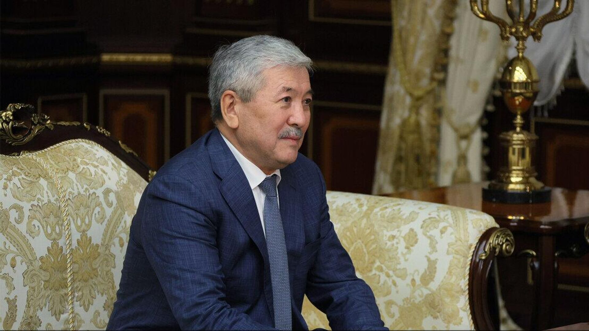 Встреча президента Беларуси Александра Лукашенко с председателем кабмина Адылбеком Касымалиевым - Sputnik Кыргызстан, 1920, 30.09.2025