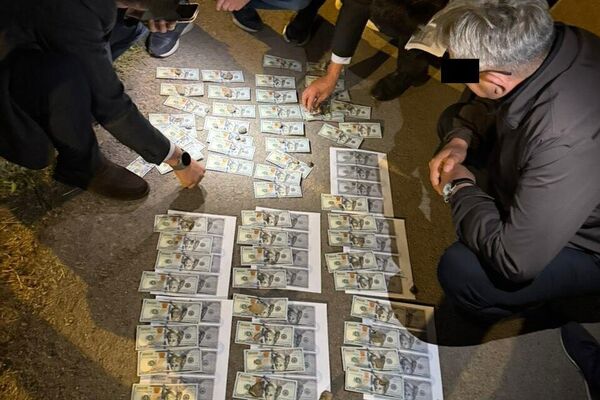 В Бишкеке задержали с поличным адвоката А. С. А., который вымогал у гражданина 7 тысяч долларов - Sputnik Кыргызстан