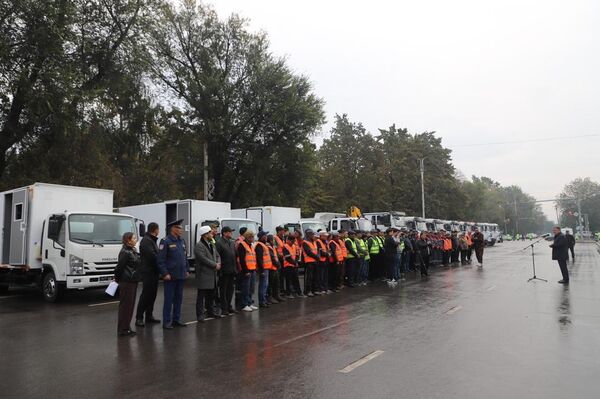 Ташиев отметил, что в соответствии с распоряжением Садыра Жапарова принято решение о выделении Токмоку из стабилизационного фонда Кыргызстана денежных средств в размере 2 миллиарда 55 миллионов 500 тысяч сомов - Sputnik Кыргызстан