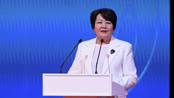 Министр просвещения КР Догдуркуль Кендирбаева. Архивное фото - Sputnik Кыргызстан