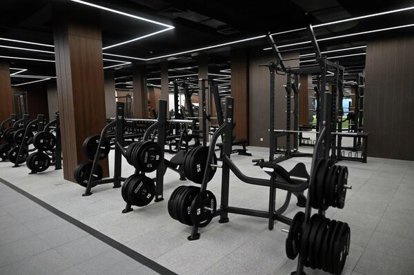 Садыр Жапаров Ош шаарында жаңы салынган &quot;Булак&quot; ден соолукту чыңдоочу комплексин ачты - Sputnik Кыргызстан