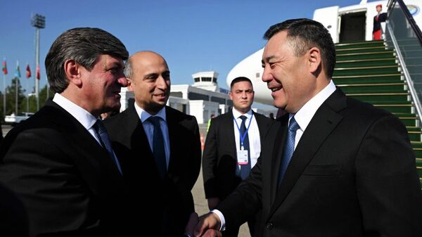 Садыр Жапаров прибыл с рабочим визитом в Азербайджан - Sputnik Кыргызстан