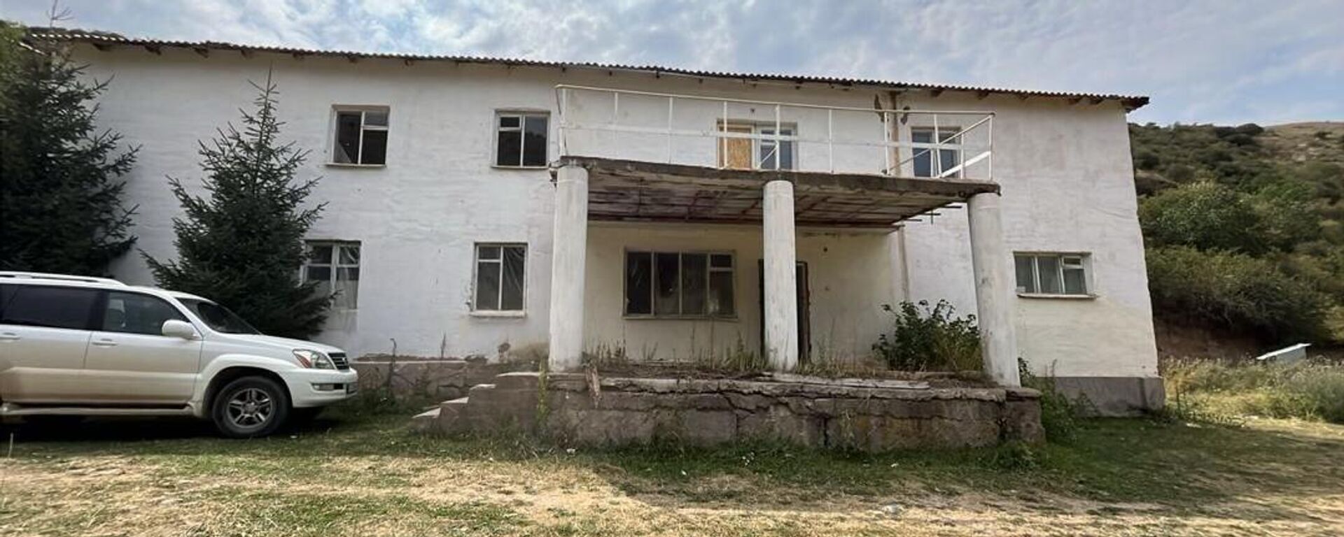 Мугалимдер үчүн курулган Ак-Суу комплекси мамлекетке кайтарылды Мугалимдер үчүн курулган Ак-Суу комплекси мамлекетке кайтарылды - Sputnik Кыргызстан, 1920, 07.10.2025