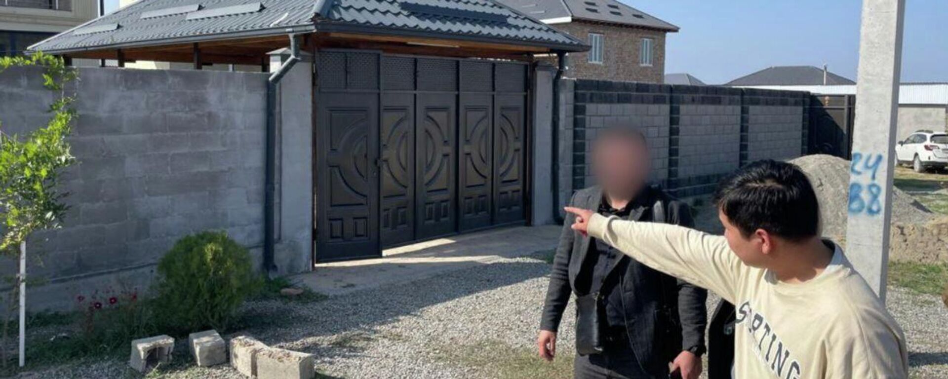 Задержание гражданина подозреваемого в двойном убийстве в ж/м Ак-Ордо - Sputnik Кыргызстан, 1920, 09.10.2025