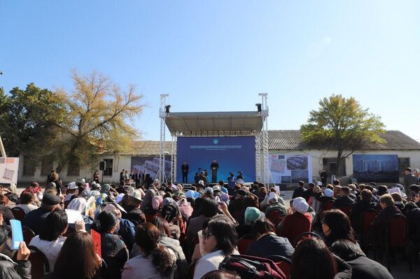 В Таласе началось строительство первого девятиэтажного жилого комплекса &quot;Хан-Тенгри&quot; - Sputnik Кыргызстан