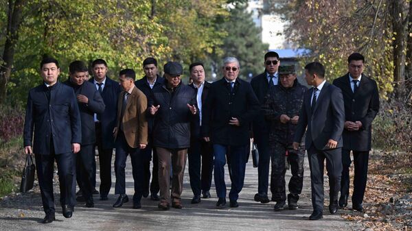 Председатель кабмина ознакомился с деятельностью Ботанического сада им. Э. Гареева - Sputnik Кыргызстан