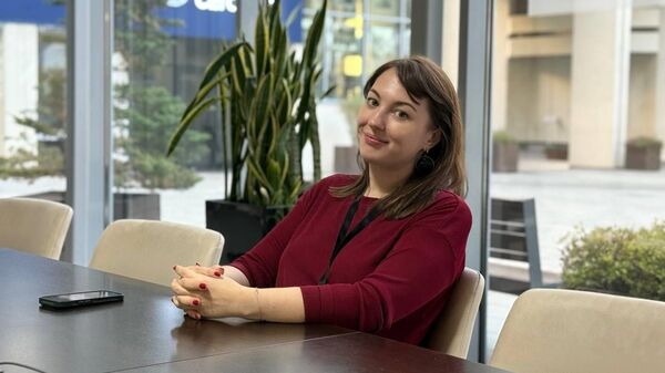 Руководитель оперативного выпуска сайта ria.ru Ангелина Орехова Руководитель оперативного выпуска сайта ria.ru Ангелина Орехова - Sputnik Кыргызстан