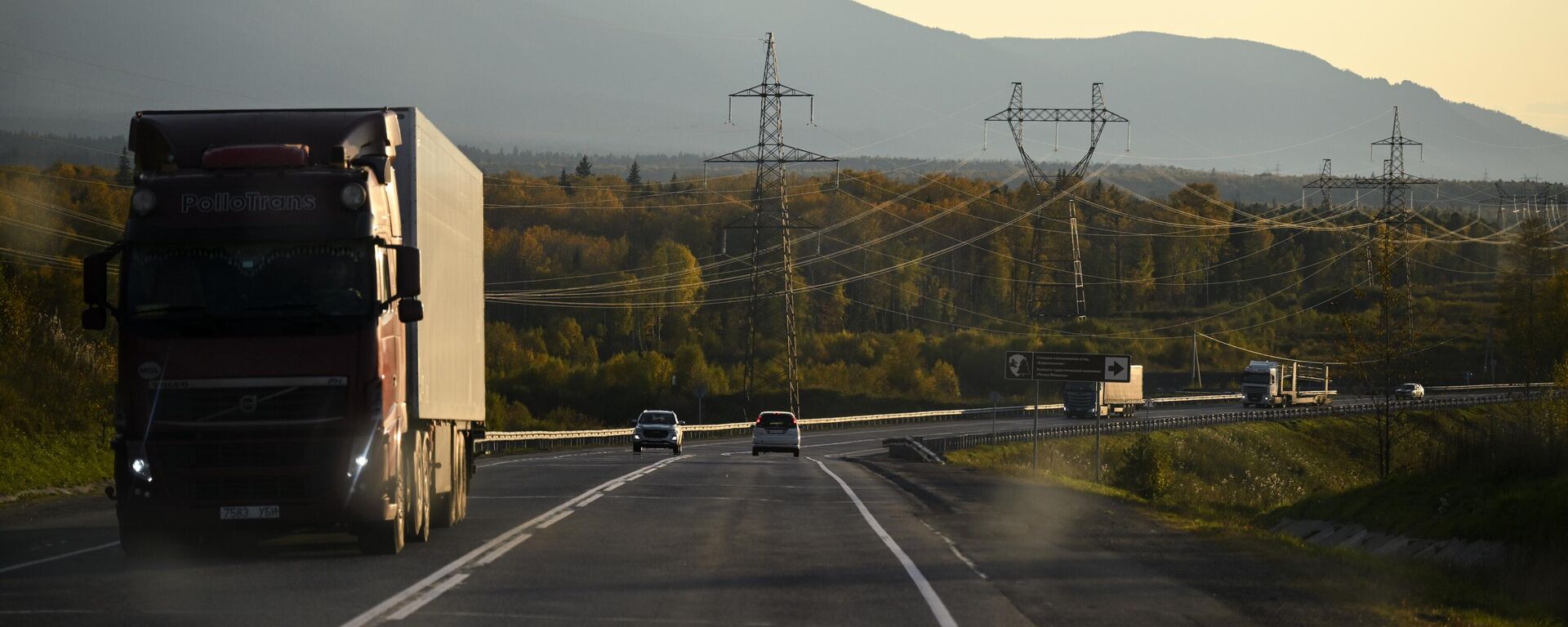 Жолдогу автоунаалар. Архив - Sputnik Кыргызстан, 1920, 14.10.2025