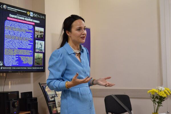 Экспозицию составила российский просветитель Анна Эспарса - Sputnik Кыргызстан